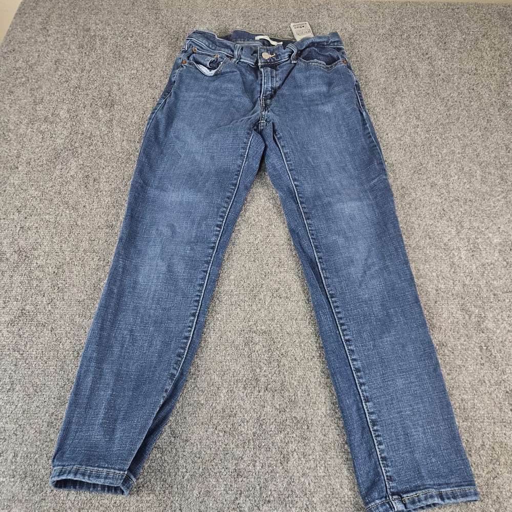 Levis Boyfriend Jeans Womens 27 Medium Wash Blue Denim Mid Rise 19887-0125